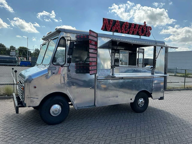 1982 chevrolet kurbmaster / grumman olsens step van foodtruck - afbeelding 1 van  83