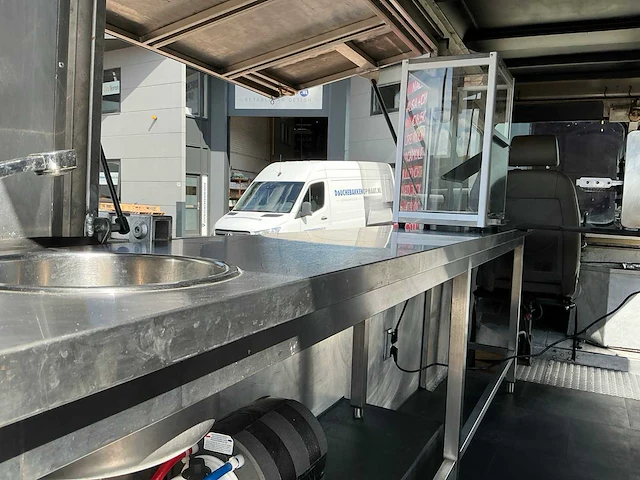 1982 chevrolet kurbmaster / grumman olsens step van foodtruck - afbeelding 63 van  83