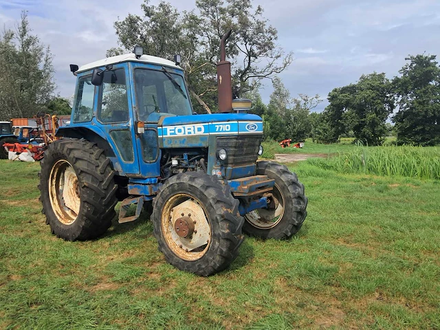 1982 ford 7710 vierwielaangedreven landbouwtractor - afbeelding 9 van  16