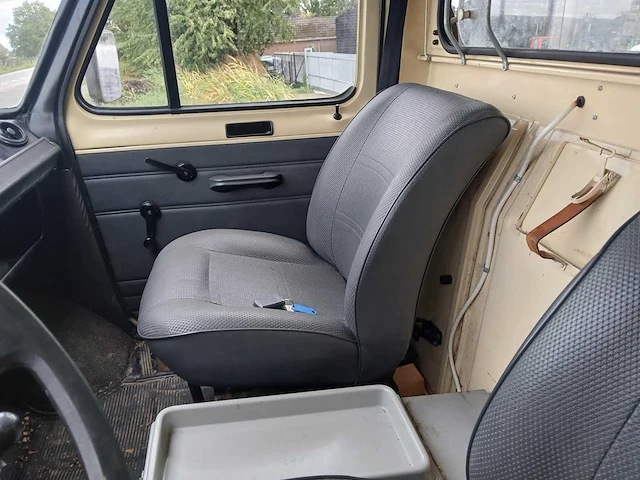 1982 ford transit bedrijfswagen - afbeelding 8 van  11