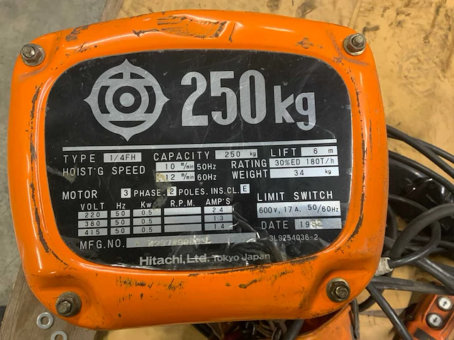 1982 hitachi 1/4fh elektrische kettingtakel - afbeelding 3 van  6