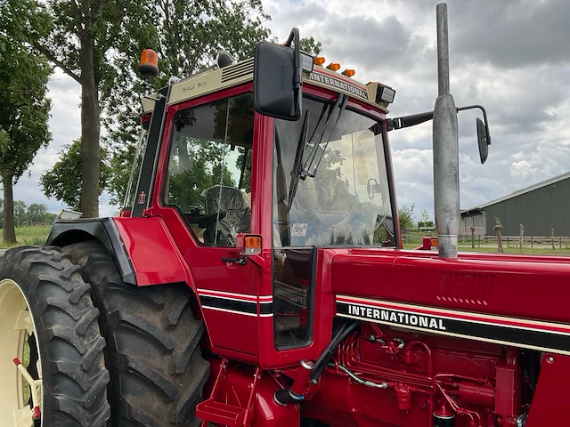 1982 international 955 xl tweewielaangedreven landbouwtractor - afbeelding 11 van  49