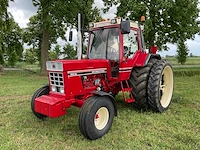 1982 international 955 xl tweewielaangedreven landbouwtractor - afbeelding 1 van  49