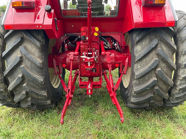 1982 international 955 xl tweewielaangedreven landbouwtractor - afbeelding 18 van  49