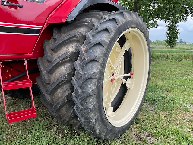 1982 international 955 xl tweewielaangedreven landbouwtractor - afbeelding 26 van  49