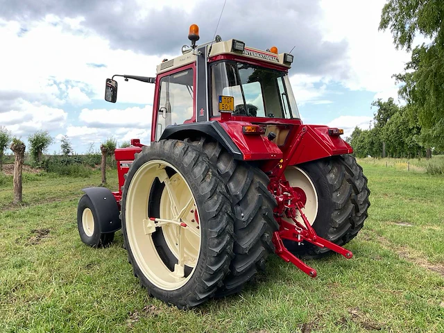1982 international 955 xl tweewielaangedreven landbouwtractor - afbeelding 23 van  49