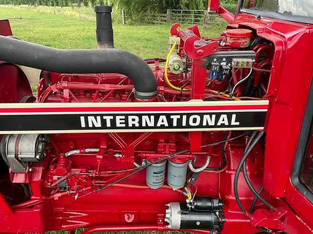 1982 international 955 xl tweewielaangedreven landbouwtractor - afbeelding 42 van  49
