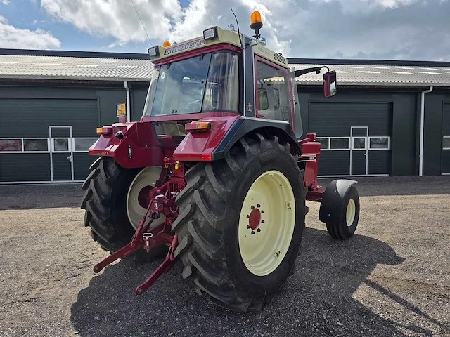 1982 international 955 xl tweewielaangedreven landbouwtractor - afbeelding 2 van  69