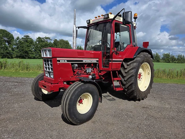1982 international 955 xl tweewielaangedreven landbouwtractor - afbeelding 1 van  69