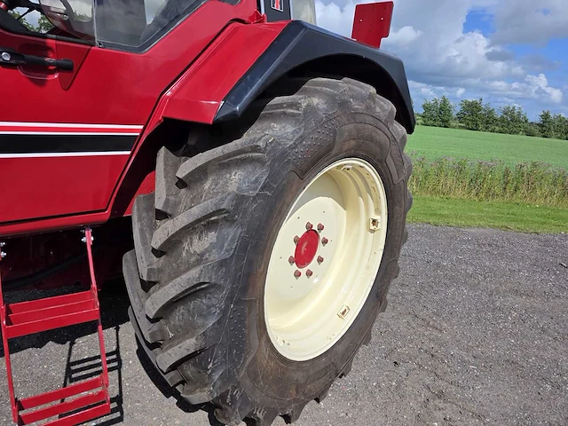 1982 international 955 xl tweewielaangedreven landbouwtractor - afbeelding 48 van  69