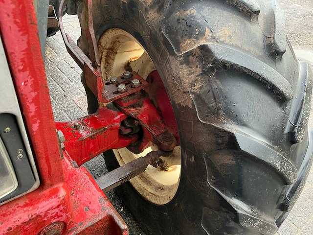 1982 international harvester 845 xl vierwielaangedreven landbouwtractor - afbeelding 2 van  40