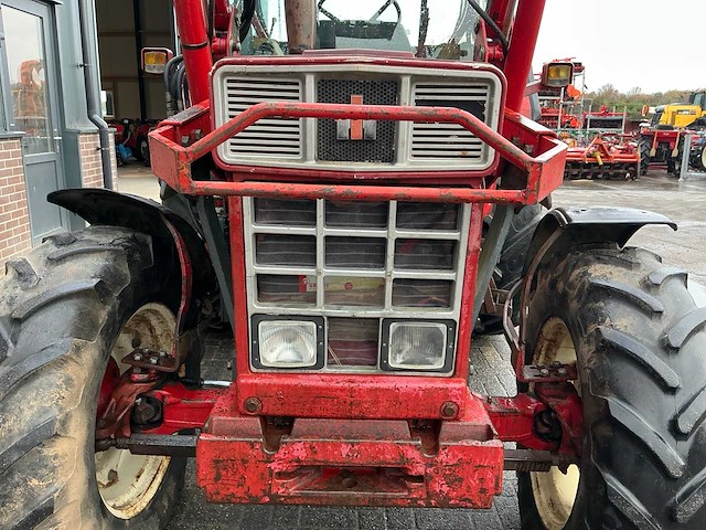 1982 international harvester 845 xl vierwielaangedreven landbouwtractor - afbeelding 3 van  40