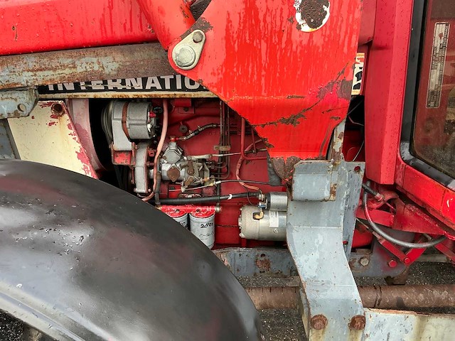 1982 international harvester 845 xl vierwielaangedreven landbouwtractor - afbeelding 4 van  40
