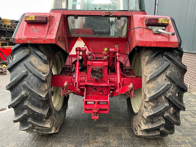 1982 international harvester 845 xl vierwielaangedreven landbouwtractor - afbeelding 11 van  40