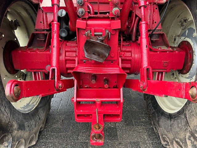 1982 international harvester 845 xl vierwielaangedreven landbouwtractor - afbeelding 13 van  40