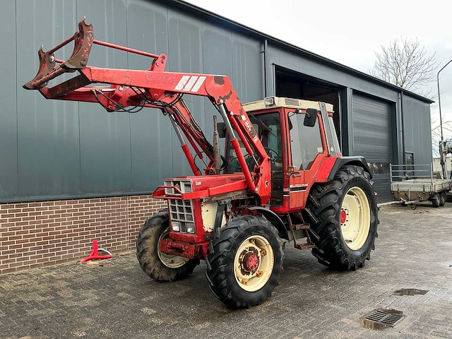 1982 international harvester 845 xl vierwielaangedreven landbouwtractor - afbeelding 12 van  40