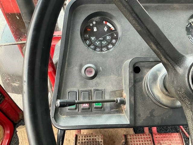 1982 international harvester 845 xl vierwielaangedreven landbouwtractor - afbeelding 28 van  40