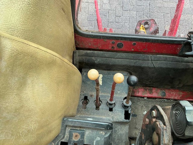 1982 international harvester 845 xl vierwielaangedreven landbouwtractor - afbeelding 30 van  40