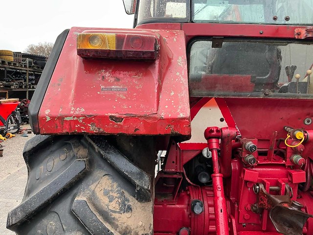 1982 international harvester 845 xl vierwielaangedreven landbouwtractor - afbeelding 33 van  40