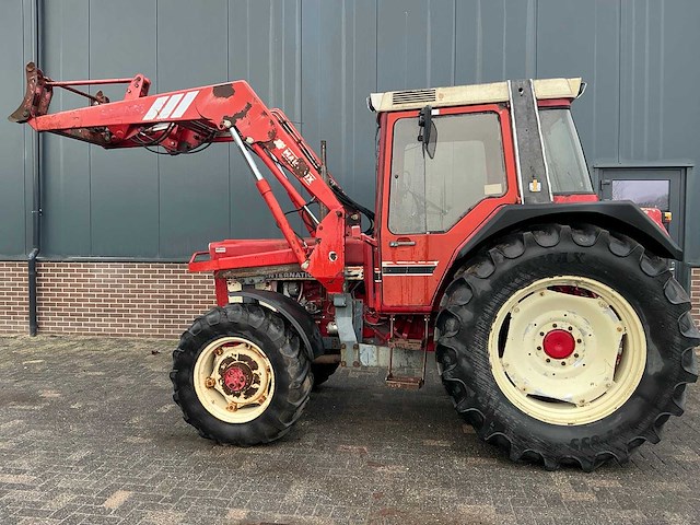 1982 international harvester 845 xl vierwielaangedreven landbouwtractor - afbeelding 23 van  40