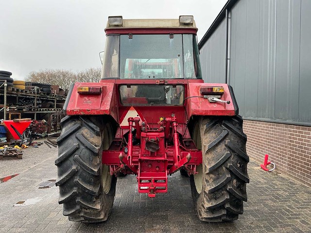 1982 international harvester 845 xl vierwielaangedreven landbouwtractor - afbeelding 36 van  40