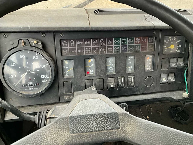 1982 magirus deutz 256m19 haakarm vrachtwagen met kraan - afbeelding 6 van  44