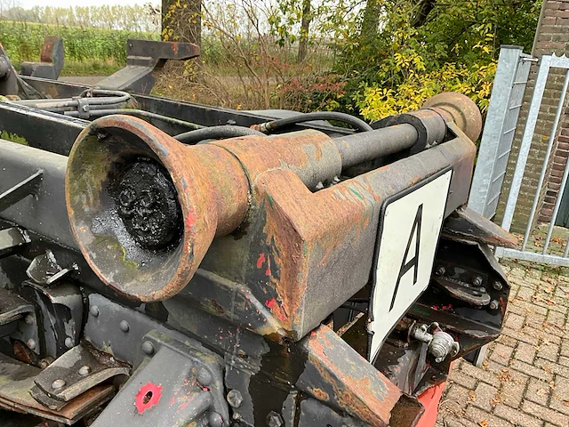 1982 magirus deutz 256m19 haakarm vrachtwagen met kraan - afbeelding 22 van  44