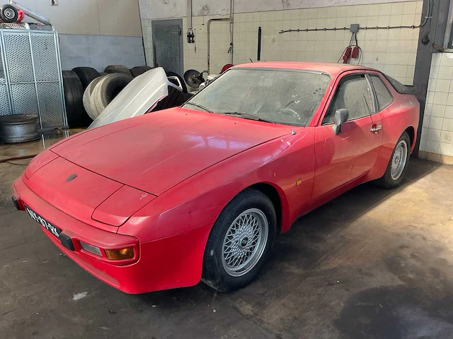 1982 porsche 944 personenauto - afbeelding 1 van  26