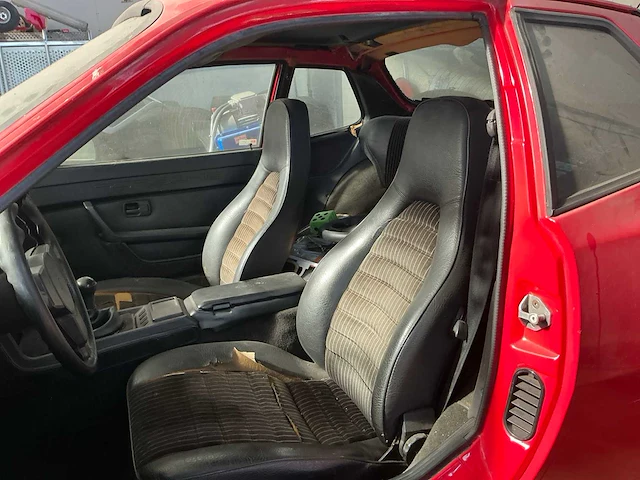 1982 porsche 944 personenauto - afbeelding 26 van  26