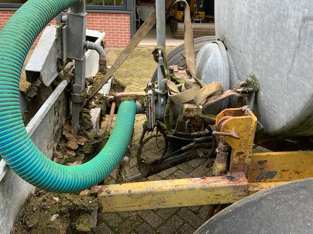 1982 veenhuis 5800 mesttank - afbeelding 10 van  31
