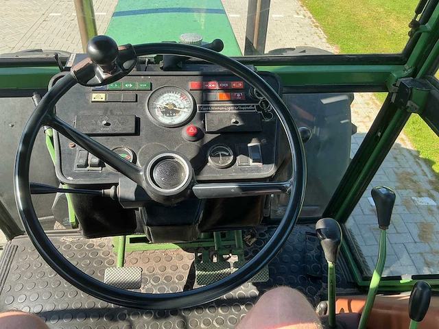 1983 fendt 612ls vierwielaangedreven landbouwtractor - afbeelding 17 van  30