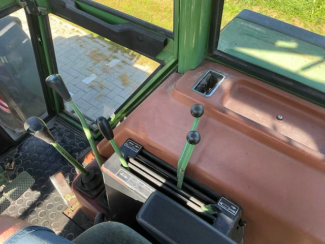 1983 fendt 612ls vierwielaangedreven landbouwtractor - afbeelding 21 van  30