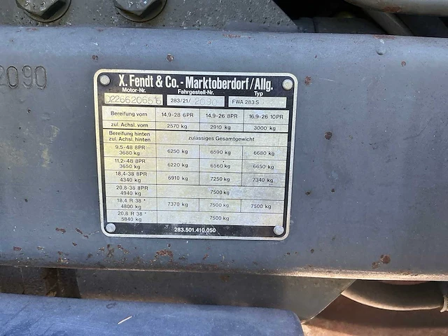 1983 fendt 612ls vierwielaangedreven landbouwtractor - afbeelding 24 van  30