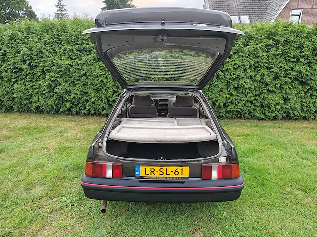 1983 ford sierra 2.8 v6 xr4 personenauto oldtimer - afbeelding 21 van  36