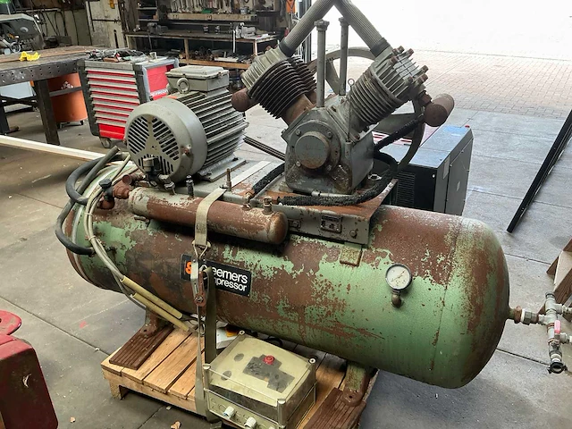 1983 gebr creemers c61900p00 schroefcompressor - afbeelding 11 van  16