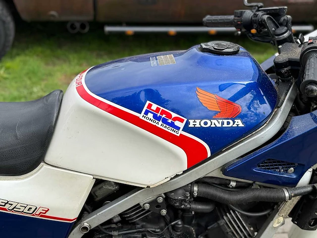 1983 honda vfr 750cc motorfiets - afbeelding 13 van  13