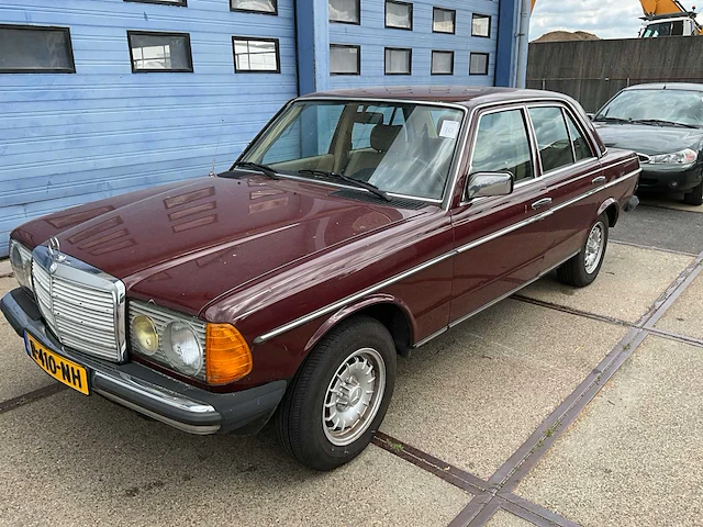 1983 mercedes-benz 240d personenauto - afbeelding 1 van  15