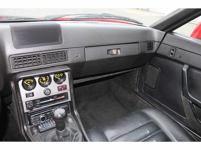 1983 porsche 944 oldtimer - afbeelding 15 van  39