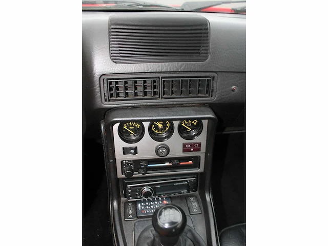 1983 porsche 944 oldtimer - afbeelding 16 van  39