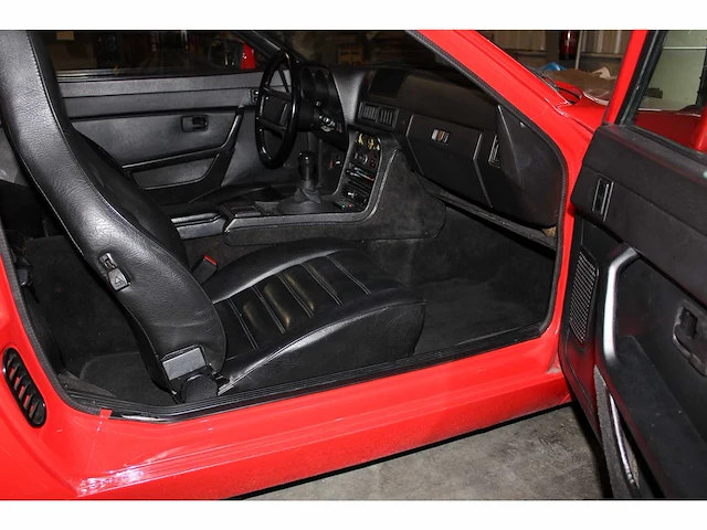 1983 porsche 944 oldtimer - afbeelding 24 van  39