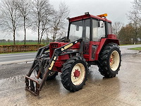 1984 - case ih - 633 - vierwielaangedreven landbouwtractor - afbeelding 1 van  22