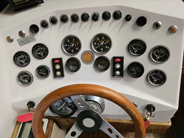 1984 bruno abbate - primatist 30 turbo diesel - motor yacht - afbeelding 33 van  36