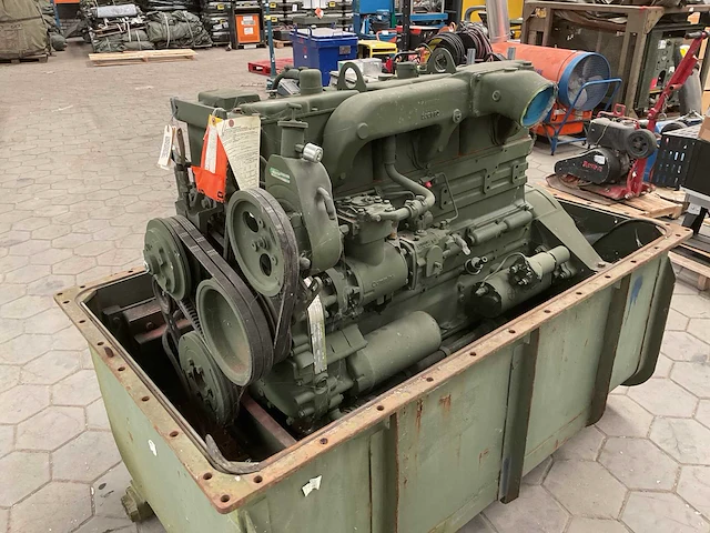 1984 cummins dieselmotor - afbeelding 1 van  9
