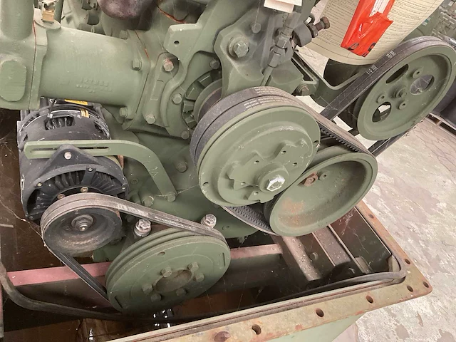 1984 cummins dieselmotor - afbeelding 5 van  9