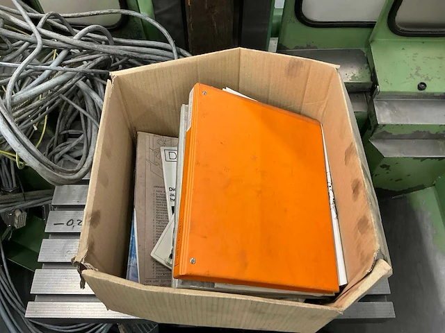 1984 deckel fp3nc freesmachine - afbeelding 13 van  14