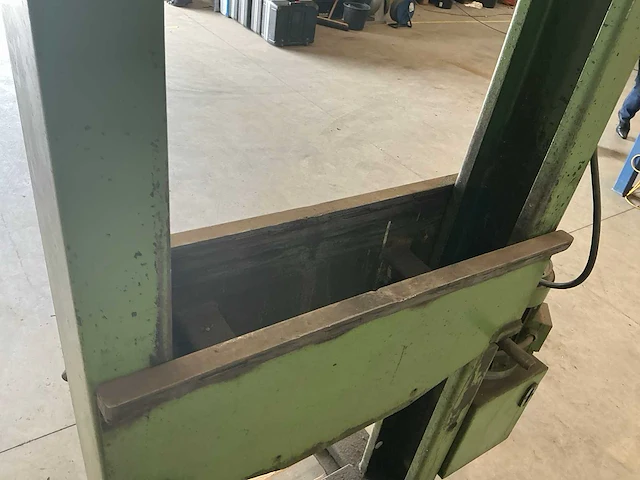 1984 euma ehp-10-he hydraulische pers 10 ton - afbeelding 11 van  14