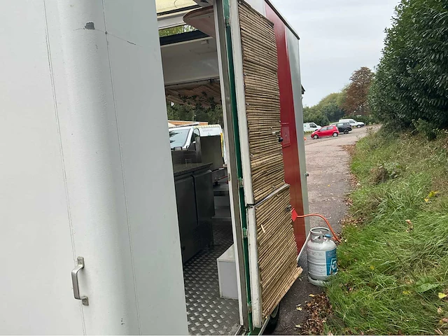 1984 evels foodtruck - afbeelding 40 van  65