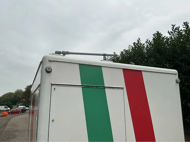 1984 evels foodtruck - afbeelding 53 van  65
