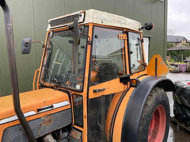 1984 fendt 270p tweewielaangedreven landbouwtractor - afbeelding 11 van  29