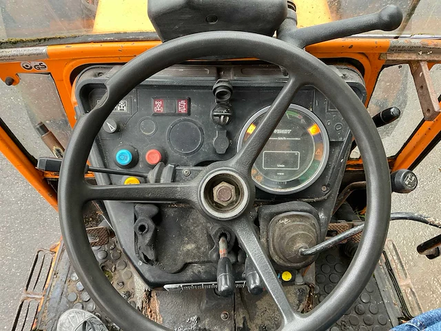 1984 fendt 270p tweewielaangedreven landbouwtractor - afbeelding 18 van  29
